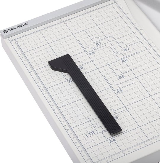 Резак сабельный BRAUBERG KATANA TSM-412, А4, на 12 л, металлическое основание, защитный экран, 532985