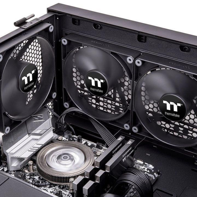 Вентилятор для корпуса Thermaltake CT140 140х140x25 черный 4-pin 30.5дБ упак.:2шт CL-F148-PL14BL-A Ret