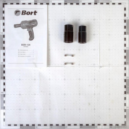 Гайковерт Bort BSR-12X авт.сеть патрон:квад.1/2" кейс в комплекте 91275837