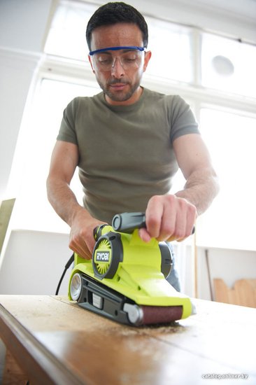 Ленточная шлифмашина Ryobi EBS800 5133001148