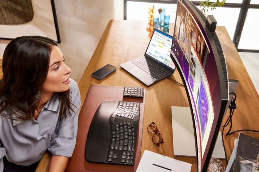 HP представила портативный и ультраширокий мониторы