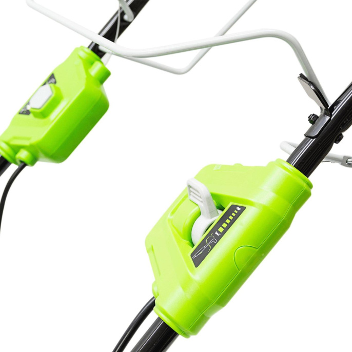 Greenworks GD40LM46SPK4 Газонокосилка аккумуляторная, 40V, 46см, самоходная, бесщеточная, c 1хАКБ 4 Ач и ЗУ [2506807UB]