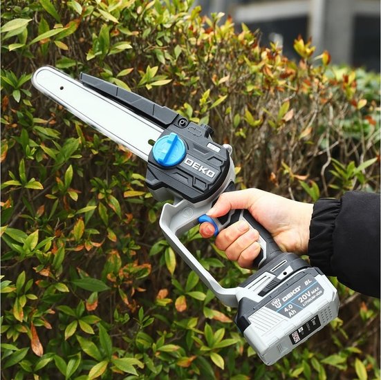 Пила цепная аккумуляторная бесщеточная DEKO DKCHS 20V, 20В, 1x4.0Ач 063-4483-1