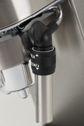 Кофеварка DeLonghi EC685.M,  рожковая,  серебристый  / черный [0132106324]