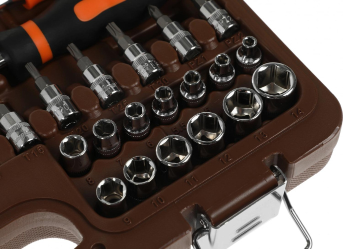 Набор инструментов Ombra OMT82S12 82 предмета жесткий кейс