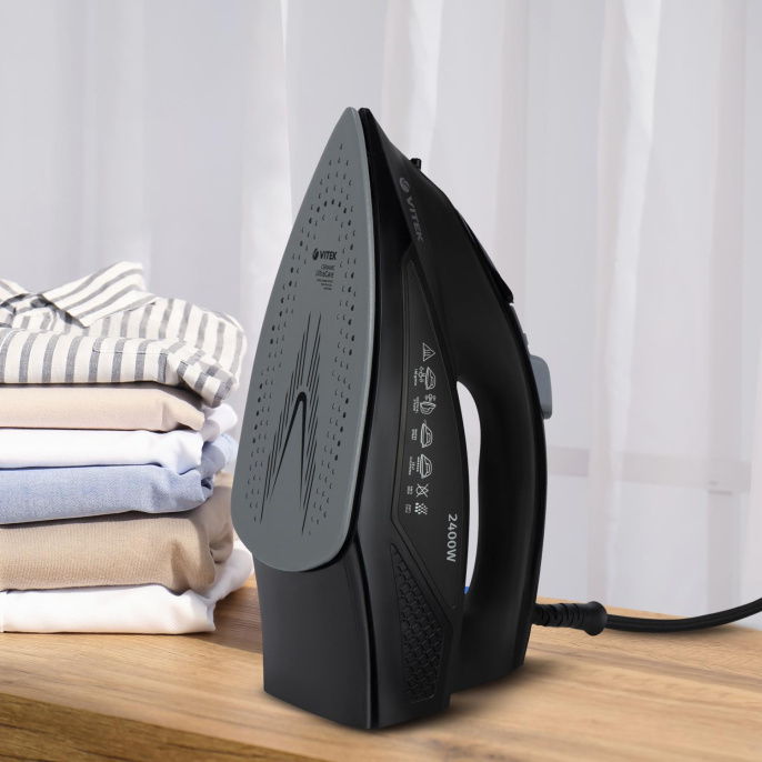 Утюг Vitek Midnight VT-8333 2400Вт черный