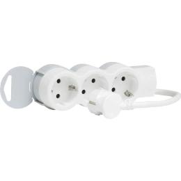 Многорозеточный блок Legrand''Стандарт'' 3 x 2К+З с кабелем длиной 1,5 м 695001