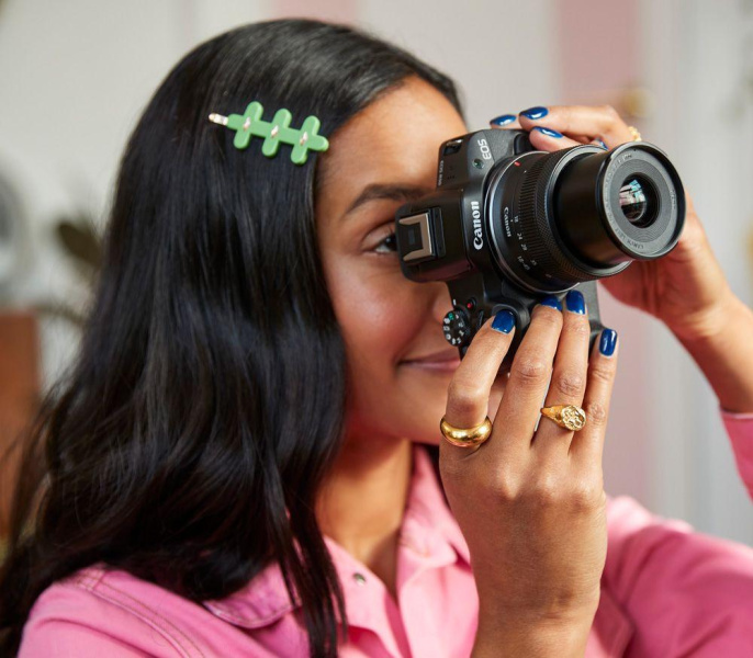 Беззеркальный фотоаппарат Canon EOS R50 kit RF-S 18-45mm IS STM , черный [5811c031]