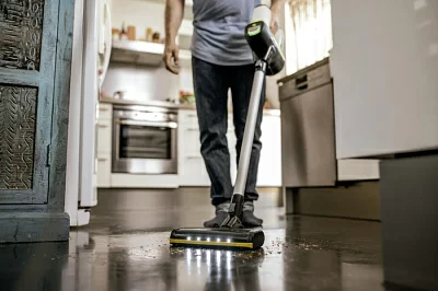 Пылесос Karcher вертикальный VC 6 Cordless ourFamily *EU 1.198-670.0