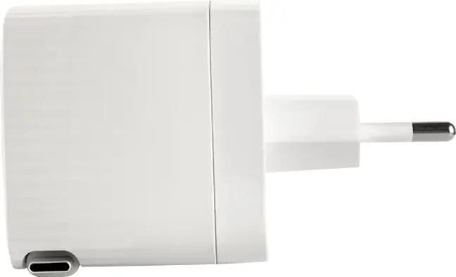 Сетевое зарядное устройство TTEC 2SCG05B SmartCharger Duo GAN 65W PD Travel Fast Charger USB-C со встроенным кабелем PD 65W USB-C. Длина кабеля: 70см. Цвет: белый