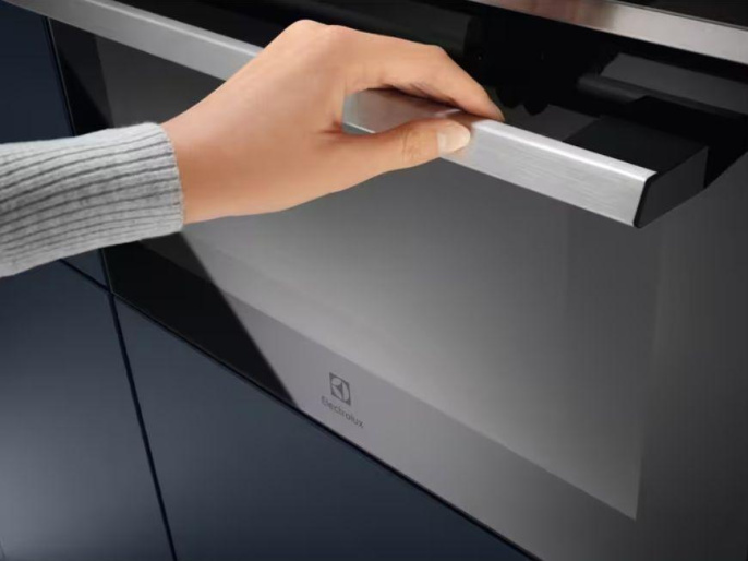 Микроволновая печь Electrolux EVM8E08X 42л. 1000Вт черный/серебристый встраиваемая