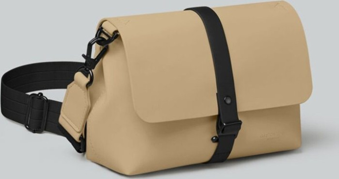 Сумка на пояс Gaston Luga Splash Crossbody Bag (бежевый латте) SPCBMNLT унисекс, повседневное, стиль базовый гардероб, полиэстер/полиуретан/нейлон/металл, 3 внутренних отделений, цвет бежевый, высота 135 мм, ширина 200 мм, глубина 70 мм