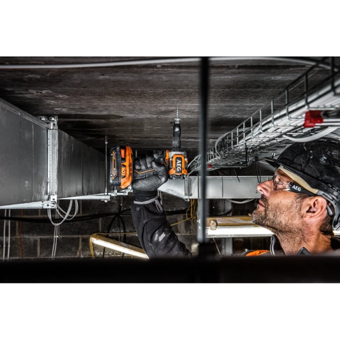 Бесщеточный аккумуляторный ударный гайковерт BSS18S12BL-0 AEG 4935472279
