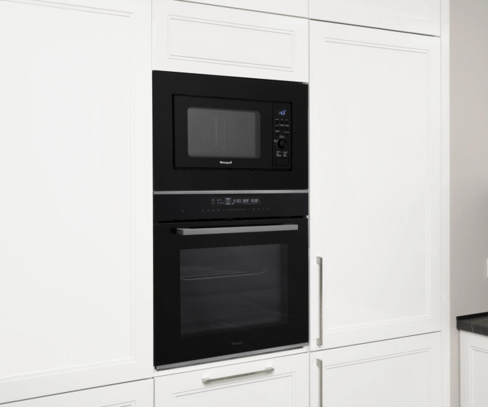 Встраиваемая микроволновая печь WEISSGAUFF HMT-620 B Grill, 20л, 700Вт, черный [435130]