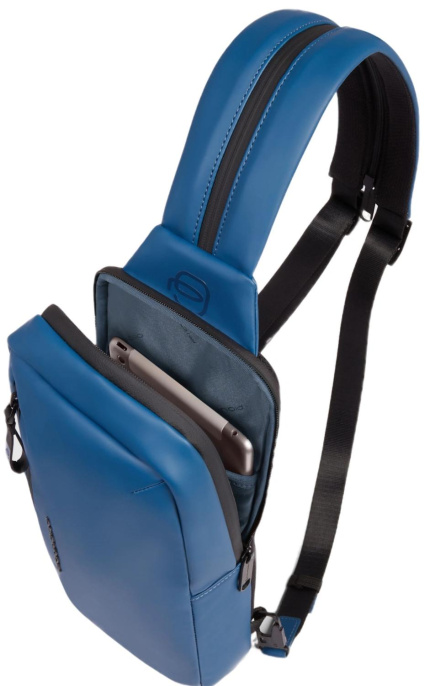 Рюкзак слинг Piquadro Corner 2.0 CA6466C2OW/AV серо-голубой полиуретан