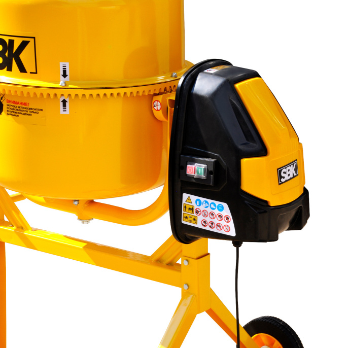 Бетоносмеситель SBK SX-130 130л., 900 Вт., 220В SSX130.00