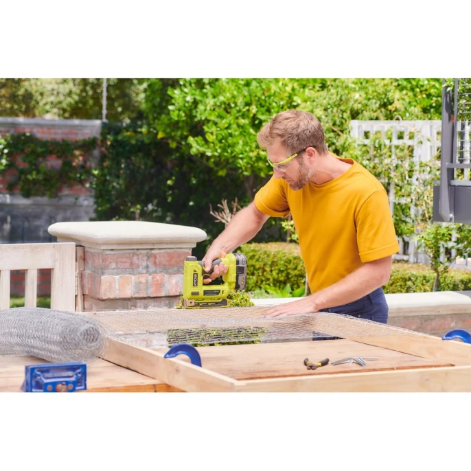 Аккумуляторный степлер Ryobi ONE+ R18ST50-0  без аккумулятора в комплекте 5133004496