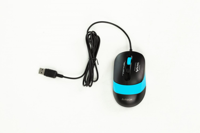 Кресло игровое ZOMBIE RUNNER, на колесиках, экокожа, белый/голубой [zombie runner white]