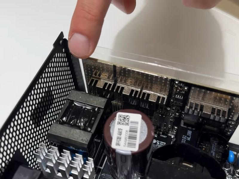 Seasonic выпустит киловаттный БП с пассивным охлаждением