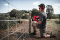 Степлер Milwaukee M18 FFUS-302C (4933479832) (тип питания: аккумулятор, 18В, Li-ion, длина скобы 38-51 мм, ширина скобы: 10.3 мм, кейс, ЗУ)