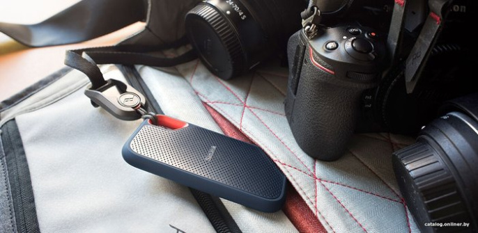 Внешний накопитель SanDisk Extreme V2 SDSSDE61-1T00-G25 1TB SSD, USB 3.2 Gen2 (10 Гбит/с), пластик, цвет оранжевый/черный