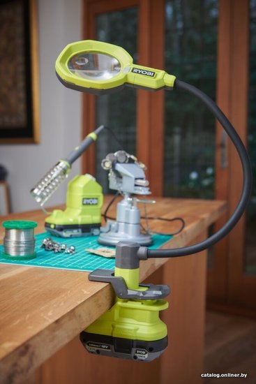 ONE + / Фонарь с увеличительной линзой RYOBI RML18-0 без батареи