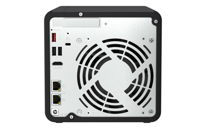 Сетевой накопитель QNAP TS-464-8G 4-bay настольный Celeron N5095