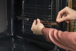 Духовой шкаф электрический Gorenje BO6735E02BK,  77л,  дверца с 2 стеклами,  черный