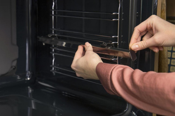 Духовой шкаф электрический Gorenje BO6735E02BK,  77л,  дверца с 2 стеклами,  черный