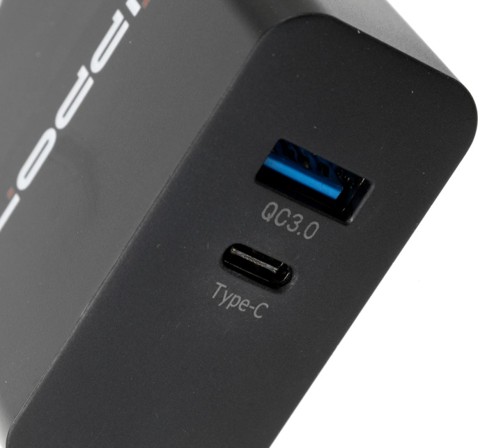 Блок питания Ippon CW65 автоматический 65W 5V-20V 3.25A 5A от бытовой электросети