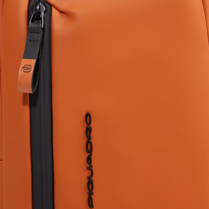 Рюкзак слинг Piquadro Corner 2.0 CA6466C2OW/CU оранжевый полиуретан