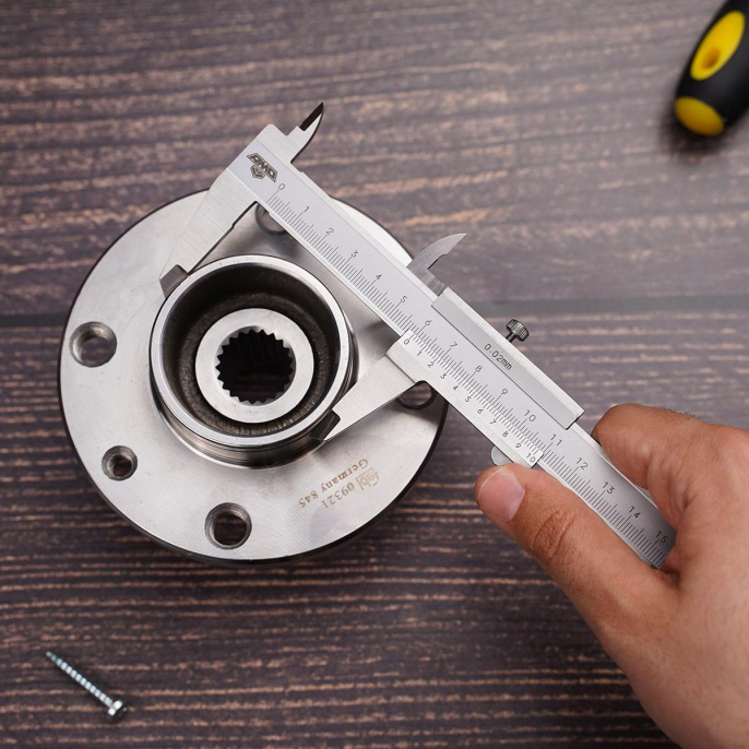 Штангенциркуль нониусный Amo SLM-150 серый пластиковый футляр 855542