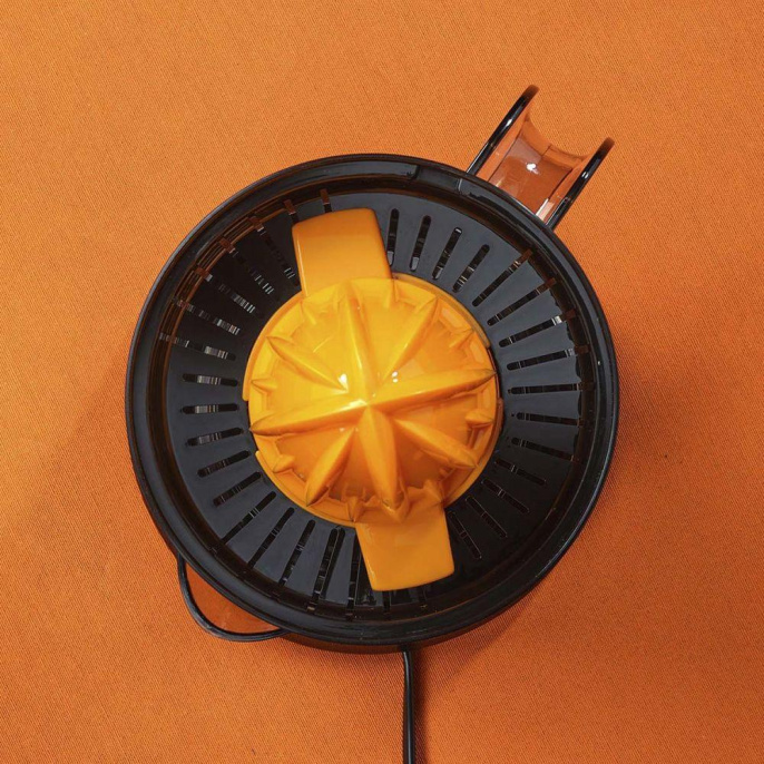 Соковыжималка Scarlett SC-JE50C09,  цитрусовая,  черный и оранжевый