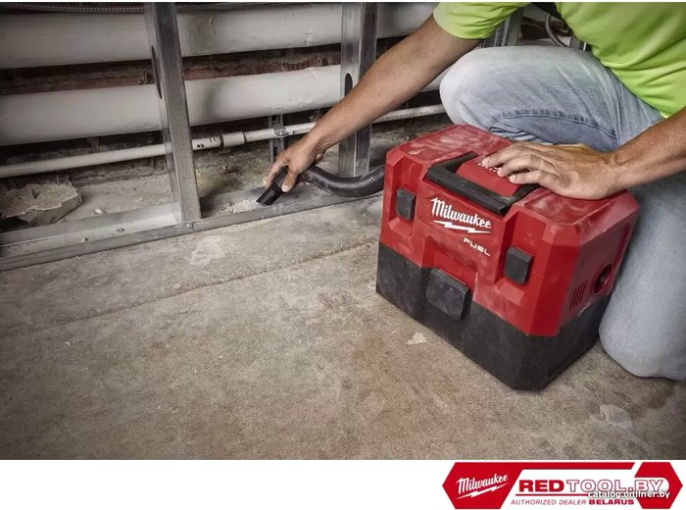 Пылесос Milwaukee M12 FVCL-0 (4933478186) (строительный, объем жидкости: 6.1 л, пылесборник: контейнер, питание: аккумулятор, выдув, всасывание жидкостей)