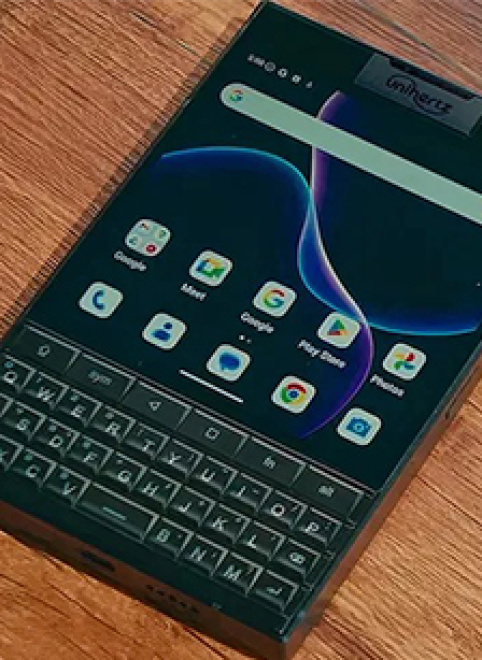 QWERTY-клавиатура, квадратный экран и телевик: Unihertz Titan 2 поступает в продажу