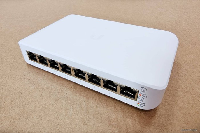 Коммутатор Ubiquiti UniFi Switch Lite 8 PoE USW-LITE-8-POE, PoE-коммутатор, 8х 1G RJ45, раздача 52 Вт