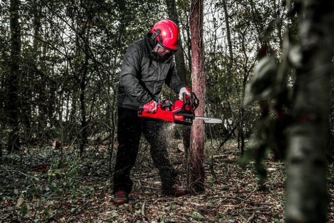 Аккумуляторная цепная пила Milwaukee M18 FCHSC-121 FUEL 4933471442