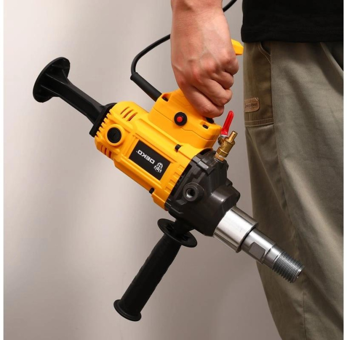 Дрель безударная Deko DDM-1600 1600Вт патрон:быстрозажимной кейс в комплекте 085-3010