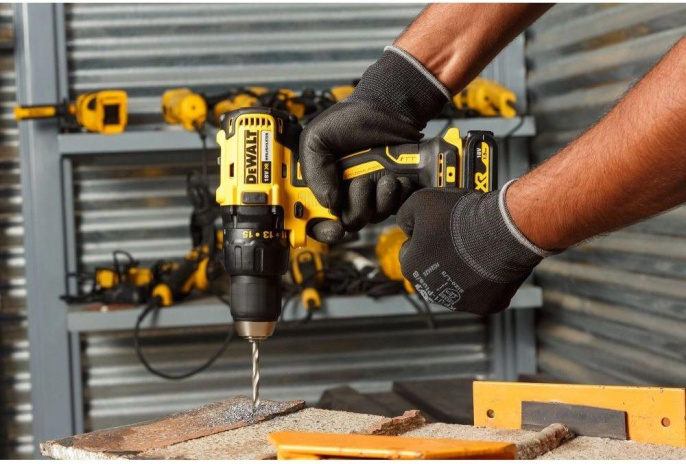 Дрель-шуруповерт DeWalt DCD777M2T аккум. патрон:быстрозажимной (кейс в комплекте) (DCD777M2T-QW)