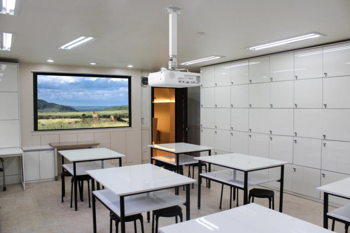 Кронштейн для проектора Cactus CS-VM-PRE01-WT, до 20кг, настенный и потолочный, поворот и наклон, белый