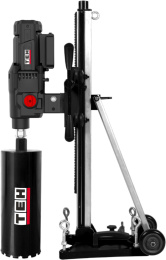 Алмазная установка TEH TCD9360 (номинальная мощность: 3.6 кВт, 2 скорости: 500/900 об/мин, посадка коронки: 1 1/4 дюйма, максимальный диаметр сверления: кирпич 360 мм, бетон 300 мм, максимальная глубина сверления: 580 мм, угол наклона стойки: 45-90°)