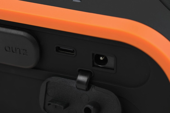 Электростанция портативная TopON TOP-X100 96000mAh 3A QC3.0 3xUSB черный/оранжевый (чехол в комплект