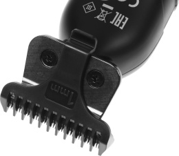 Машинка для стрижки Scarlett SC-HC63C107 черный 5Вт насадок в компл:4шт