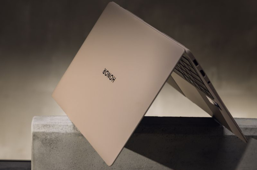 Ультратонкий Honor MagicBook Art 14 (2025) с 3,1K-экраном и чипом Core Ultra 7 появился в РФ