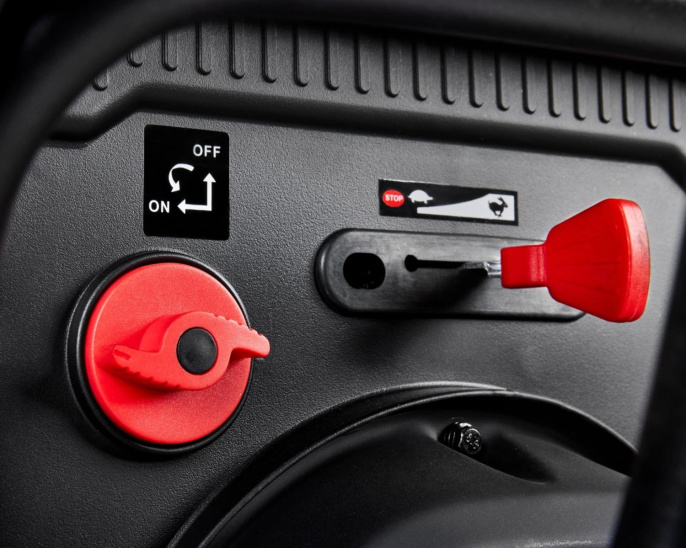 Снегоуборщик бензин. Elitech ST 1476LE 14л.с.