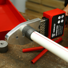 Сварочный аппарат для пластиковых труб Deko PPWM2100W раструбная 2.1кВт кейс в комплекте