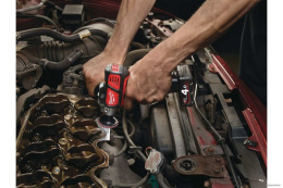 Полировальная машина Milwaukee M12 BPS-0 4933447791 питание: аккумулятор, 12 В, частота вращения на холостом ходу: от 2800 до 8300 об/мин, диаметр диска: 76 мм, фиксация