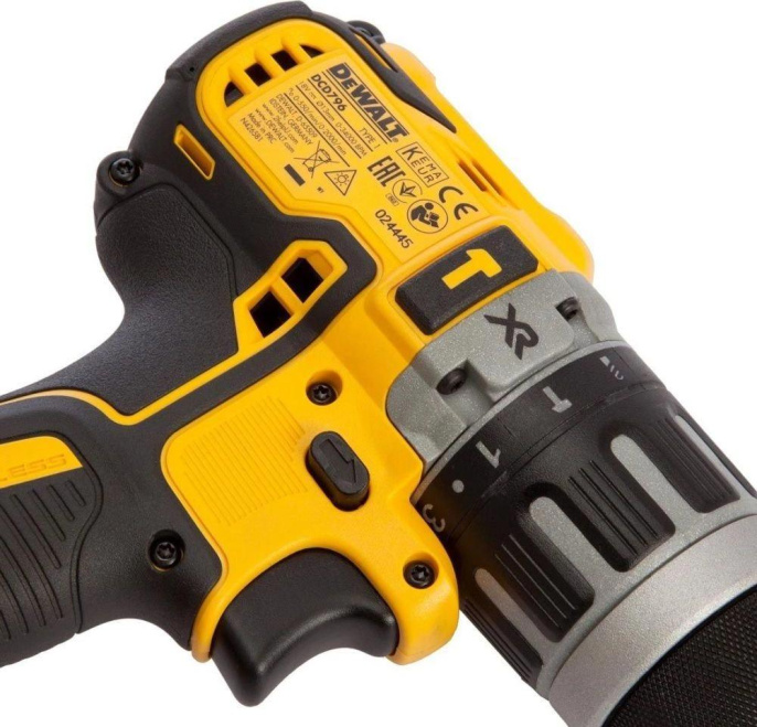 Дрель-шуруповерт DeWalt DCD796D2-QW аккум. патрон:быстрозажимной (кейс в комплекте)