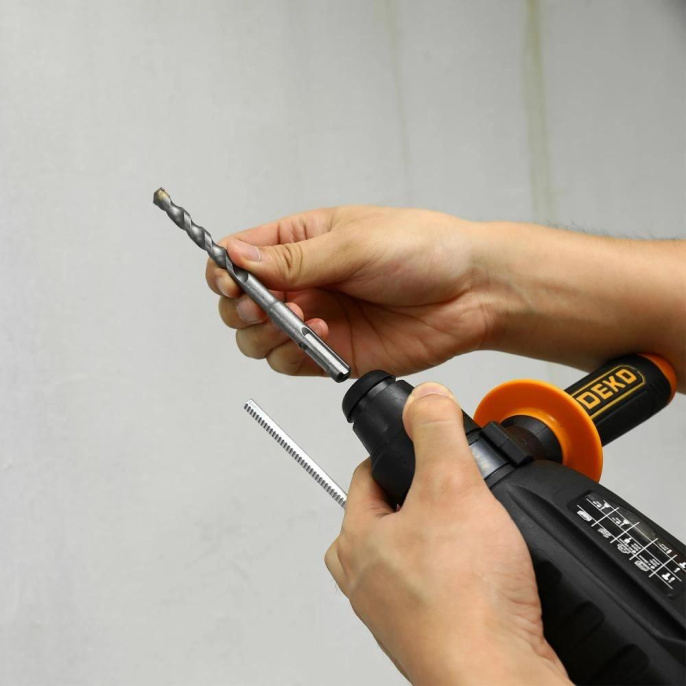 Перфоратор Deko ZKH950 патрон:SDS-plus уд.:3.2Дж 1050Вт кейс в комплекте