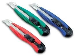 Нож канцелярский KW-Trio 03713 03713 18мм, металл, ассорти, блистер